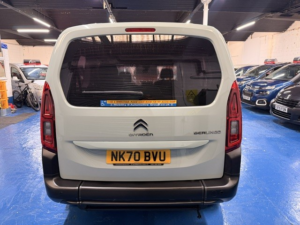 2021 Citroen Berlingo 1.5 Bluehdi Feel in Green — image 6