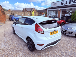 2015 Ford Fiesta 1.6 T Ecoboost St-3 in White — image 4