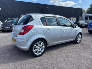2009 Vauxhall Corsa 1.4i 16v Design 5dr (a/c) in Silver — image 6