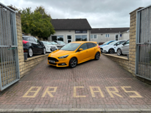 2017 Ford Focus 2.0 Tdci St-3 Euro 6 (s/s) 5dr in Yellow — image 3