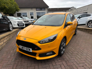 2017 Ford Focus 2.0 Tdci St-3 Euro 6 (s/s) 5dr in Yellow — image 4