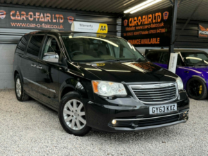 2013 Chrysler Grand Voyager 2.8 Crd Limited in Black — image 4