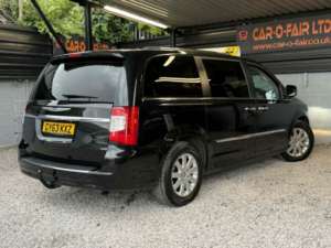 2013 Chrysler Grand Voyager 2.8 Crd Limited in Black — image 6