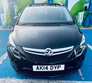 2014 Vauxhall Zafira Tourer 2.0 Cdti Sri MPV 5dr Diesel Auto Euro 5 (165 Ps) in Black — image 4