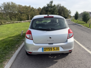 2009 Renault Clio 1.2 Dynamique Tomtom in Silver — image 4