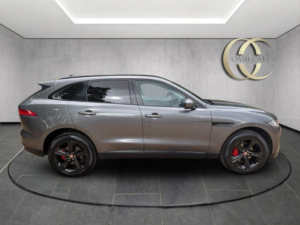 2017 Jaguar F-Pace 2.0 P250i Portfolio Auto AWD Euro 6 (s/s) 5dr in Grey — image 3