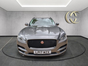 2017 Jaguar F-Pace 2.0 P250i Portfolio Auto AWD Euro 6 (s/s) 5dr in Grey — image 5