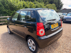 2011 Kia Picanto 1.1 Domino 5dr in Black — image 5