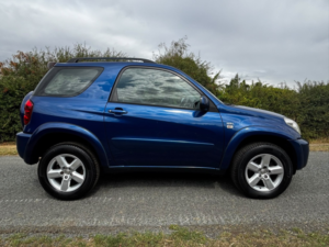 2004 Toyota Rav4 2.0 Vvt-I Xt3 in Blue — image 2