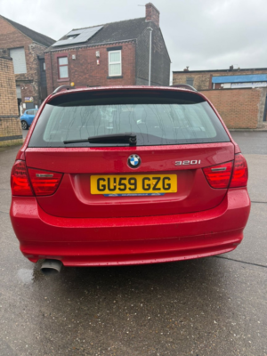 2009 BMW 3 Series 2.0 320i Es Touring in Red — image 3