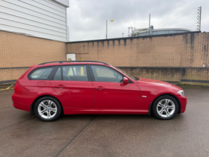 2009 BMW 3 Series 2.0 320i Es Touring in Red — image 5