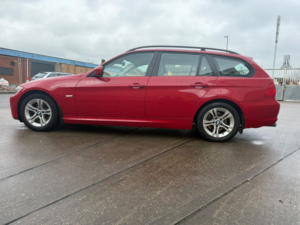 2009 BMW 3 Series 2.0 320i Es Touring in Red — image 6