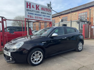 2016 Alfa Romeo Giulietta 1.6 Jtdm-2 Tecnica Euro 6 (s/s) 5dr in Black — image 2