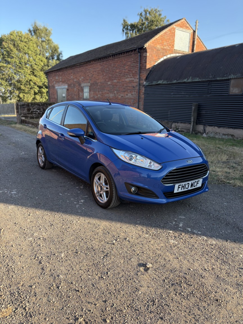 2013 Ford Fiesta 1.0 T Ecoboost Zetec in Blue — image 1