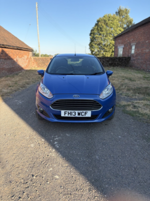 2013 Ford Fiesta 1.0 T Ecoboost Zetec in Blue — image 2