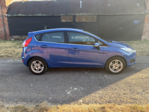 2013 Ford Fiesta 1.0 T Ecoboost Zetec in Blue — image 4