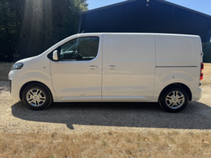 2020 Vauxhall Vivaro 1.5 Turbo D 2700 Sportive in White — image 4