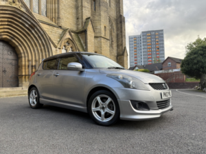2013 Suzuki Swift Hatchback (2010 - 2017) in Gold — image 3