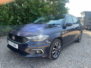 2017 Fiat Tipo 1.4 T-Jet Lounge Estate 5dr Petrol Manual Euro 6 (s/s) (120 Bhp) in Blue — image 2