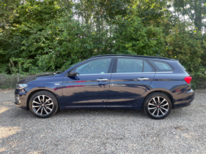 2017 Fiat Tipo 1.4 T-Jet Lounge Estate 5dr Petrol Manual Euro 6 (s/s) (120 Bhp) in Blue — image 6