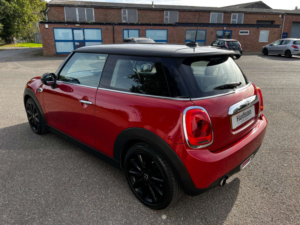 2015 MINI Hatch 1.5 Cooper 3dr in Red — image 5