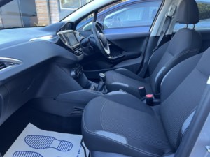 2016 Peugeot 208 1.6 Bluehdi Active in Silver — image 2