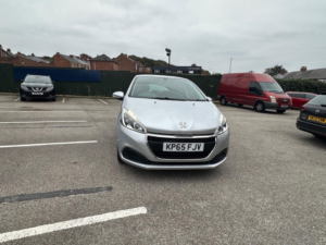 2015 Peugeot 208 1.2 Puretech Active in Silver — image 2