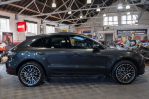 2021 Porsche Macan 3.0t V6 S Pan Roof Sports Exhaust Sports Chrono 21" Alloys in Grey — image 3
