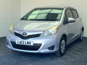 2013 Toyota Yaris 1.33 Dual Vvt-I Sr Multidrive S Euro 5 5dr in Purple — image 3
