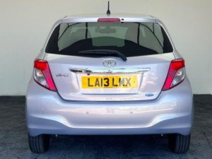 2013 Toyota Yaris 1.33 Dual Vvt-I Sr Multidrive S Euro 5 5dr in Purple — image 6