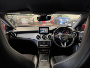 2017 Mercedes-Benz Cla 2.1 Cla220d Sport in Red — image 2