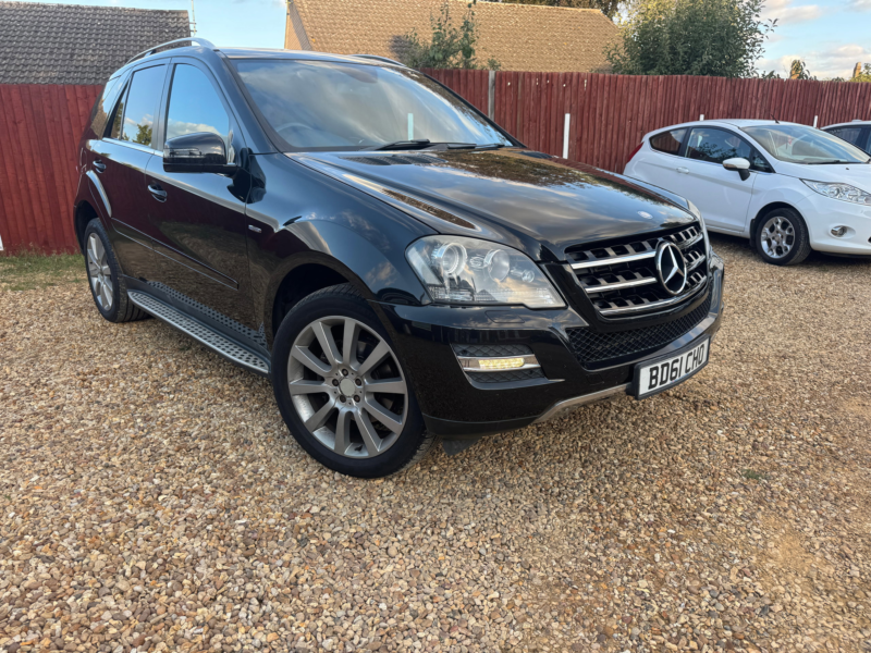 2011 Mercedes-Benz M Class 3.0 Ml300 Cdi V6 Blueefficiency Grand Edition SUV 5dr Diesel G-Tronic 4WD Euro 5 (204 Ps) in Black — image 1