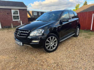 2011 Mercedes-Benz M Class 3.0 Ml300 Cdi V6 Blueefficiency Grand Edition SUV 5dr Diesel G-Tronic 4WD Euro 5 (204 Ps) in Black — image 2