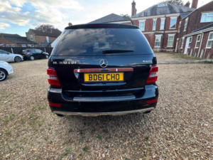 2011 Mercedes-Benz M Class 3.0 Ml300 Cdi V6 Blueefficiency Grand Edition SUV 5dr Diesel G-Tronic 4WD Euro 5 (204 Ps) in Black — image 4