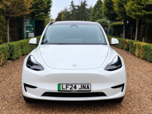 2024 Tesla Model Y Auto Rwd 5dr in White — image 3