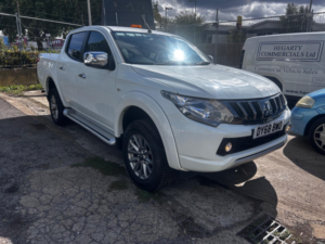2018 Mitsubishi L200 2.4 Di-D Dc Titan 4WD Euro 6 4dr in White — image 2