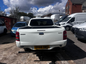 2018 Mitsubishi L200 2.4 Di-D Dc Titan 4WD Euro 6 4dr in White — image 4