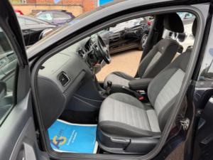 2016 Volkswagen Polo 1.2 Tsi Bluemotion Tech R-Line Euro 6 (s/s) 5dr in Black — image 4