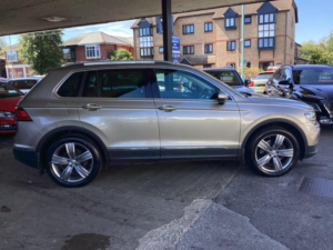 2017 Volkswagen Tiguan 2.0 Tsi Sel DSG 4motion Euro 6 (s/s) 5dr in Beige — image 3