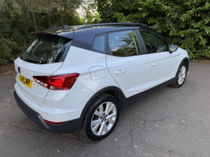 2018 SEAT Arona 1.0 Tsi Se Technology SUV 5dr Petrol Manual Euro 6 (s/s) (95 Ps) in Multicolour — image 4
