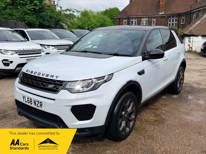 2018 Land Rover Discovery Sport Td4 Landmark in White — image 1