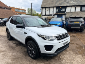 2018 Land Rover Discovery Sport Td4 Landmark in White — image 4