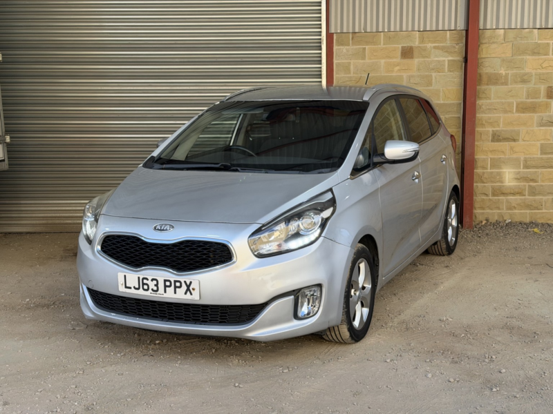 2013 Kia Carens 1.7 Crdi Ecodynamics 2 in Silver — image 1
