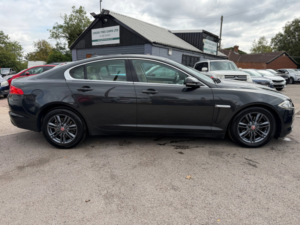 2014 Jaguar Xf 3.0d V6 Luxury Saloon 4dr Diesel Auto Euro 5 (s/s) (240 Ps) in Grey — image 5