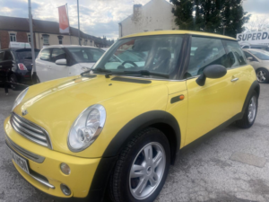 2004 MINI Hatch 1.6 One CVT Euro 4 3dr in Yellow — image 5