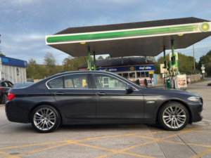 2011 BMW 5 Series 3.0 525d Se Steptronic Euro 5 4dr in Grey — image 4