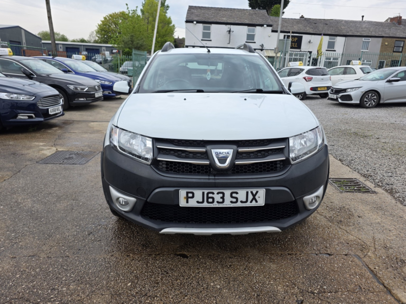 2013 Dacia Sandero Stepway 0.9 Tce Laureate in White — image 1