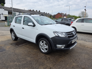 2013 Dacia Sandero Stepway 0.9 Tce Laureate in White — image 2