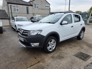2013 Dacia Sandero Stepway 0.9 Tce Laureate in White — image 3