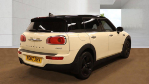 2017 MINI Clubman 1.5 Cooper Euro 6 (s/s) 6dr in White — image 4